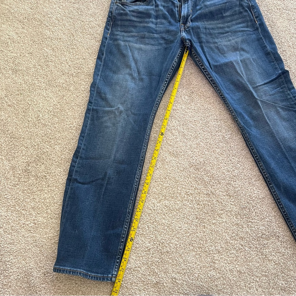 Guess Los Angeles Medium Wash Denim Regular Straight Jeans 36x30 NWOT - Picture 6 of 7